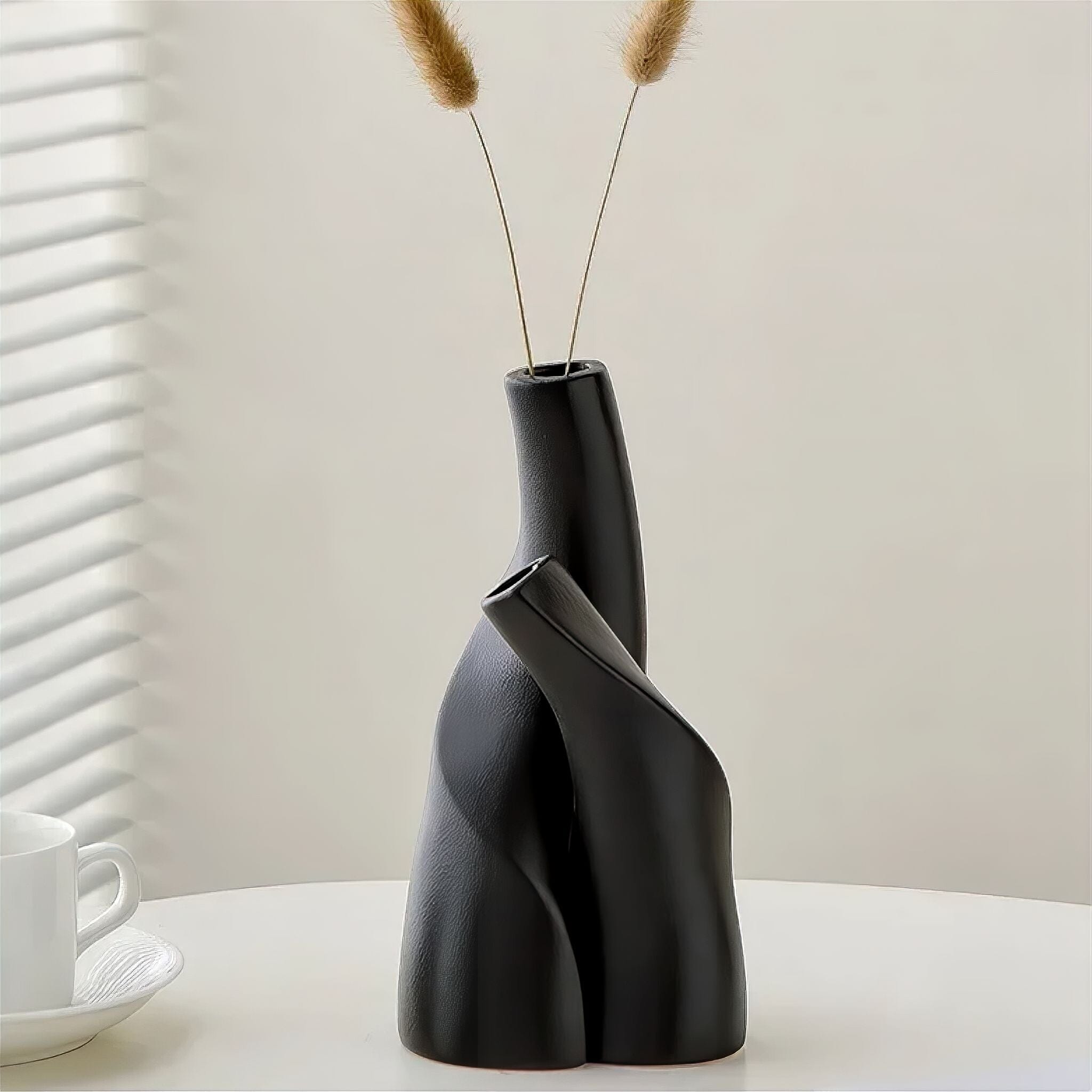 Alban Vase Black 