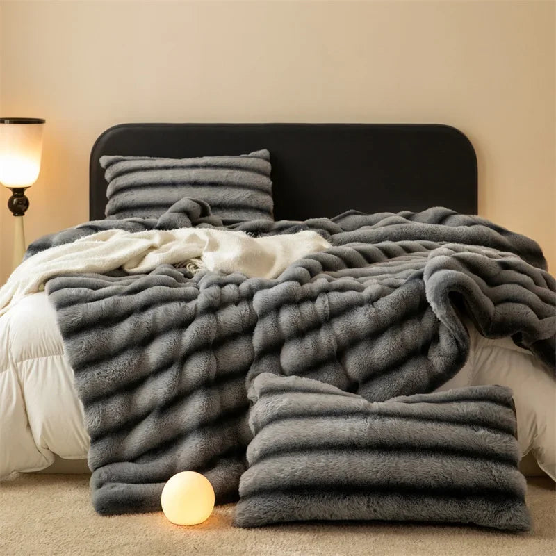 Double layer Thickened winter Blanket Faux fur plush bed plaid super soft Sofa Blankets Microfiber blanket Bedspread on the bed Black 100x160cm 