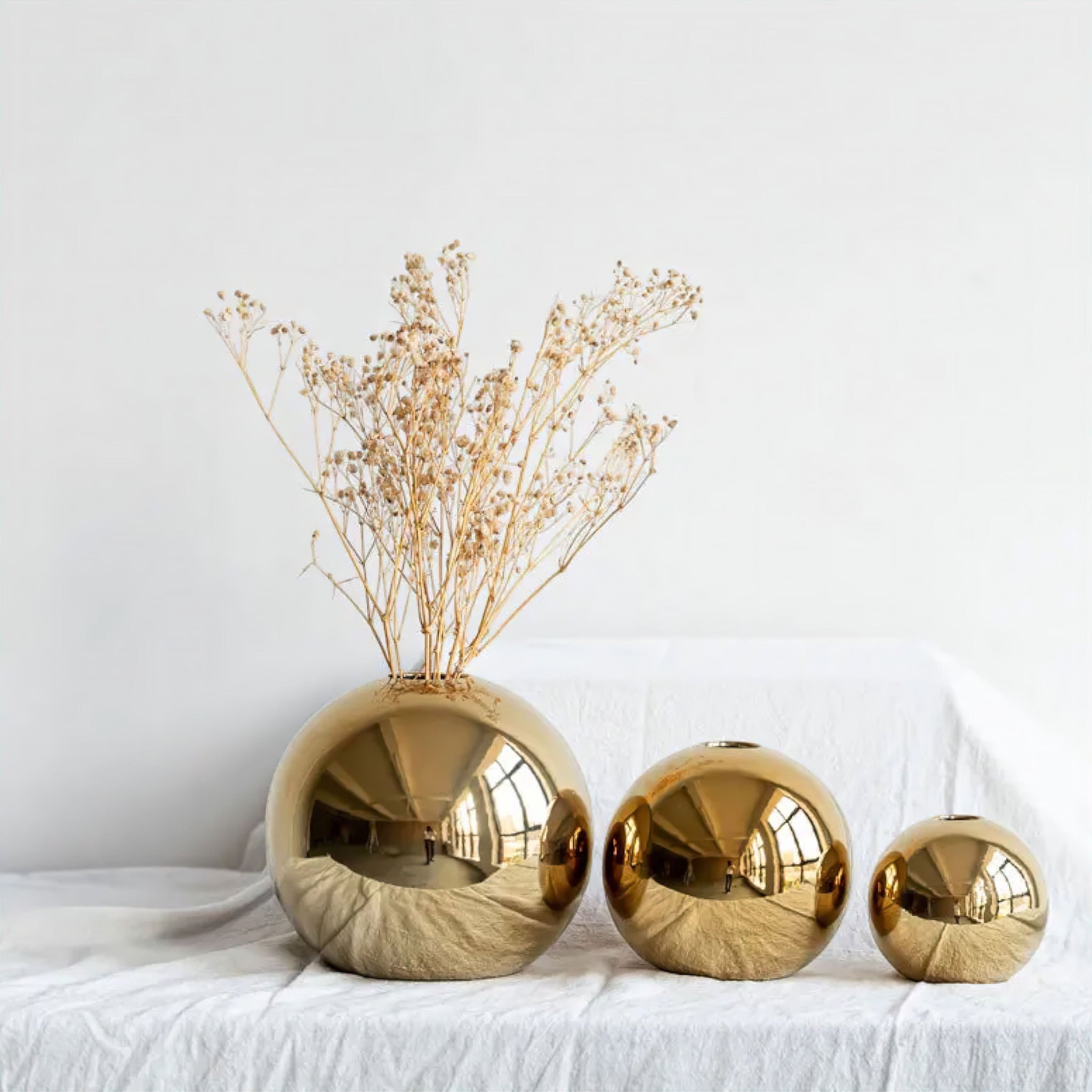 Golden Ball Vase Collection 