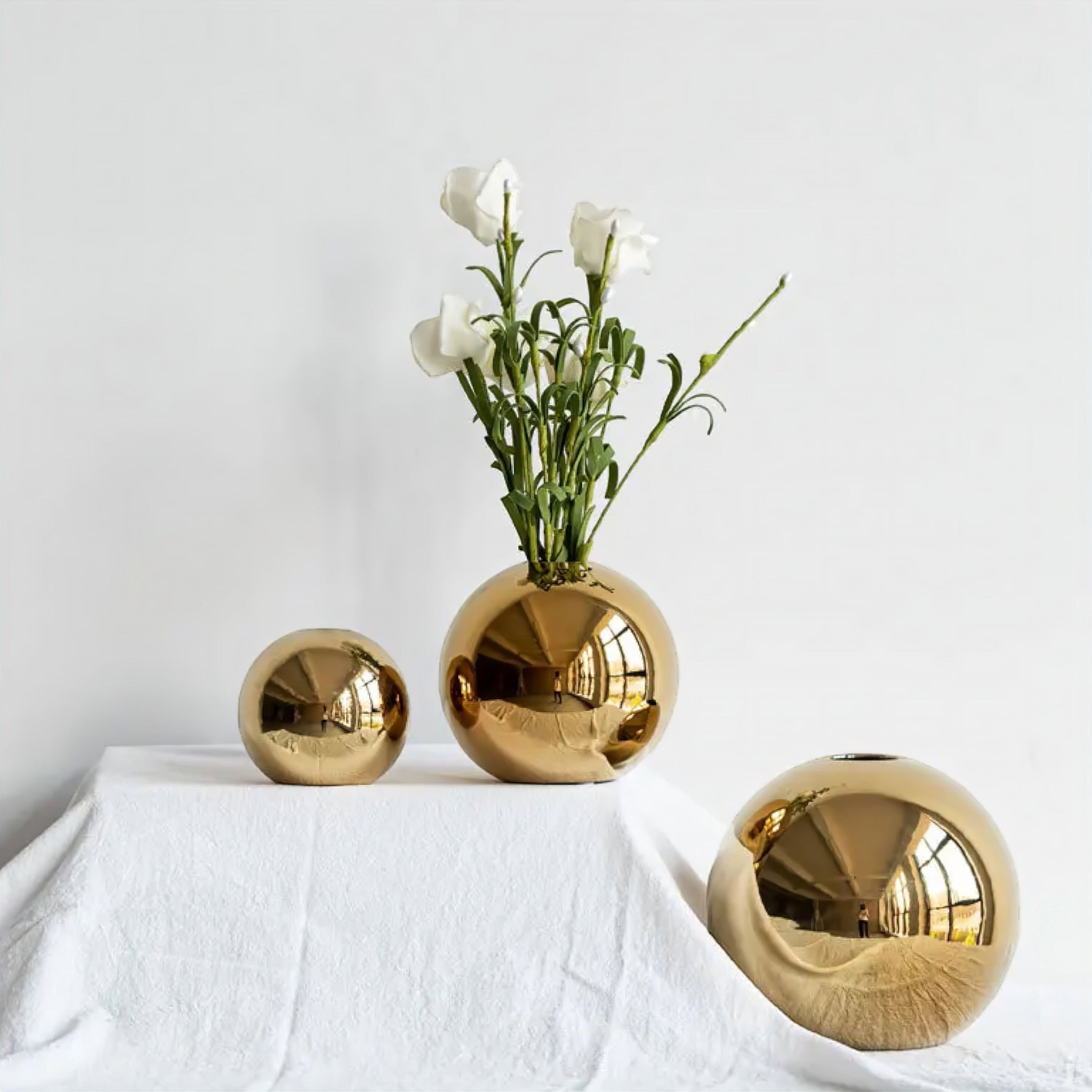 Golden Ball Vase Collection 