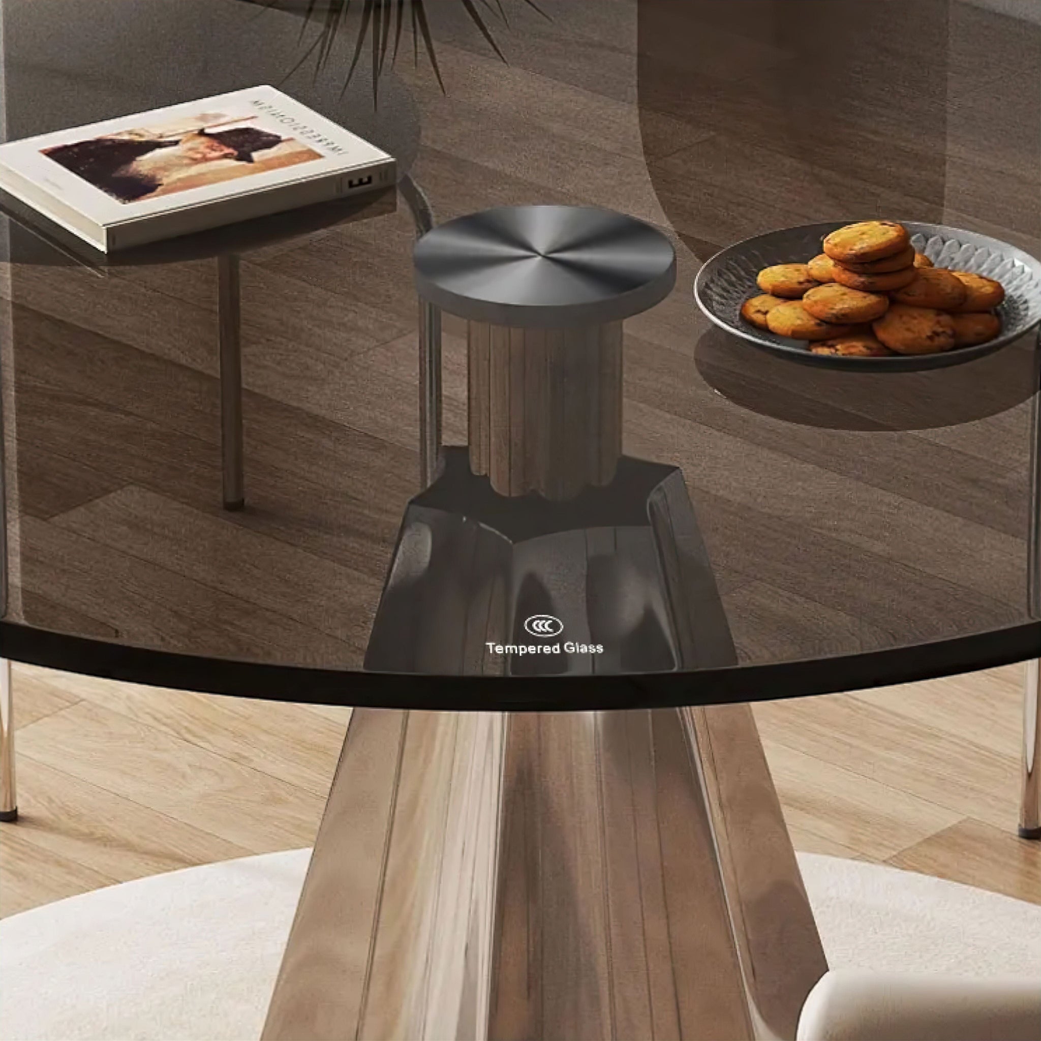 Serge Dining Table 